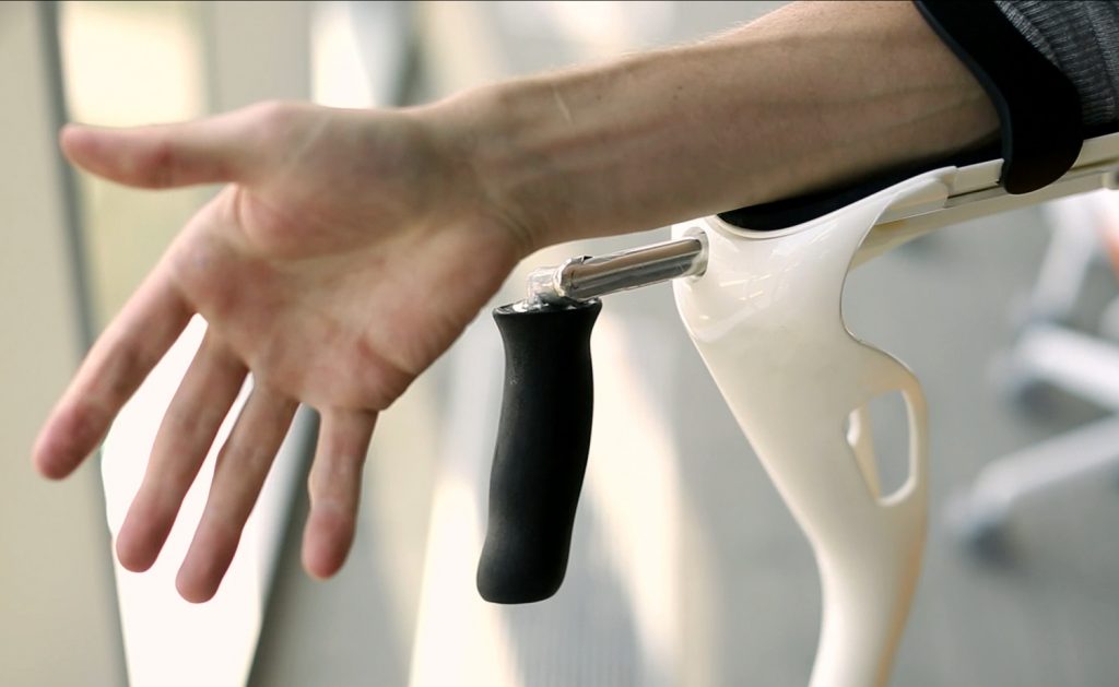 image showing how the user can walk hands free because the arm is resting on the cradle