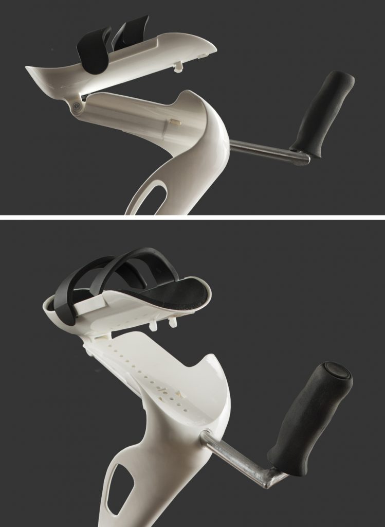 photo showing hinged arm support of m+d crutch